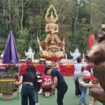 ให้โชคทุกงวด ชาวบ้านศรัทธาแห่ไหว้ ท้าวเวสสุวรรณ หวังถูกรางวัลที่ 1 เป็นรายที่ 11
