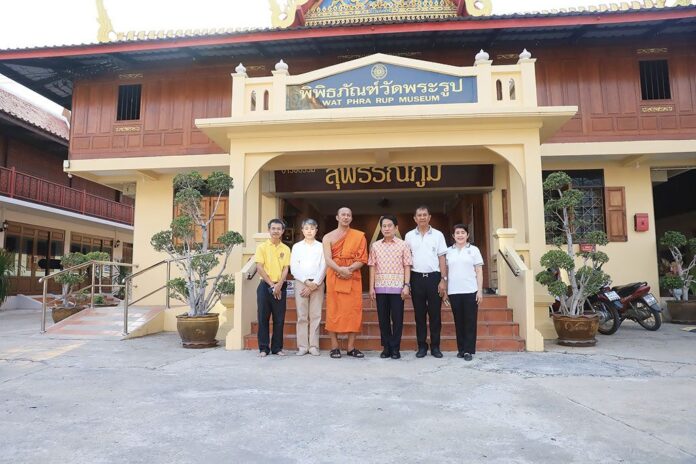 เที่ยววัด วันหยุด