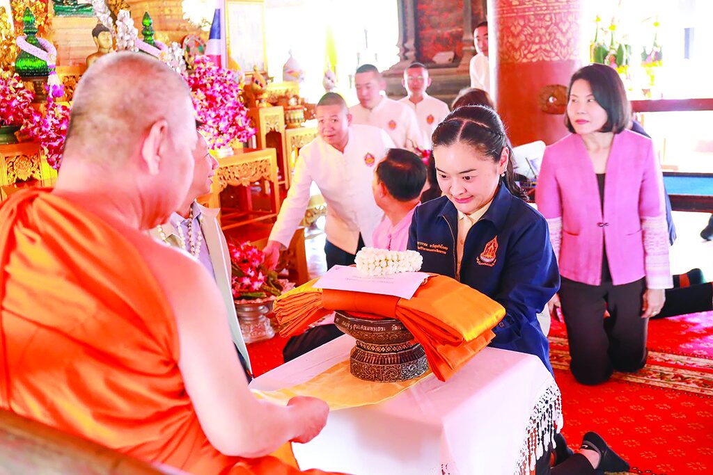 ข่าวสดพระเครื่อง - พระชวนท่องเที่ยวเชิงศาสนา  ‘วัดพระธาตุลำปางหลวง’