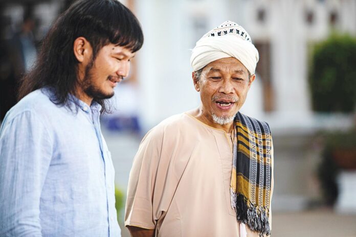 อาทิตย์ใส