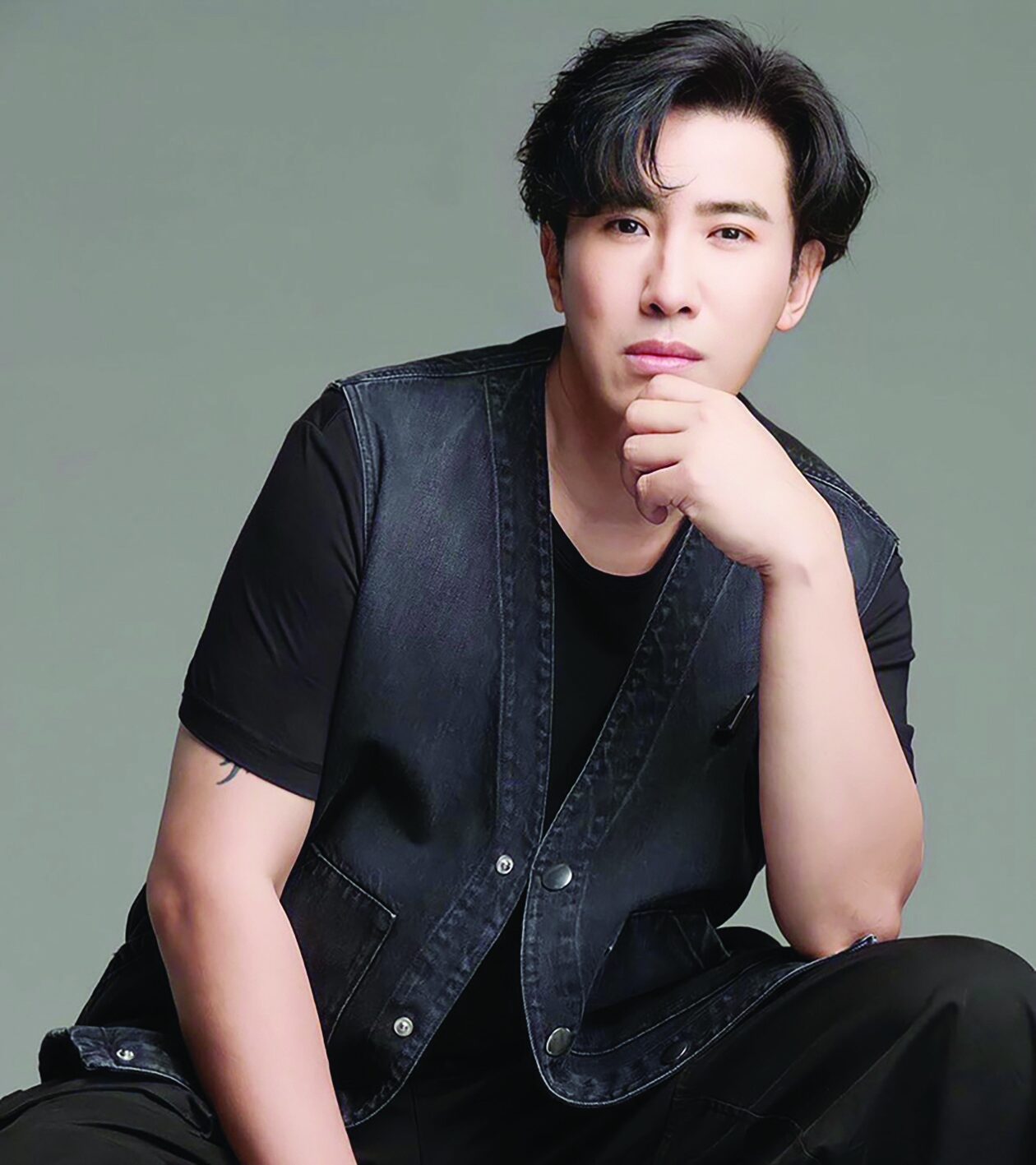 บันเทิง - ‘งูใหญ่ดุ’บันเทิงเดือด!  ขอบตาดำต้นปียันท้ายปี