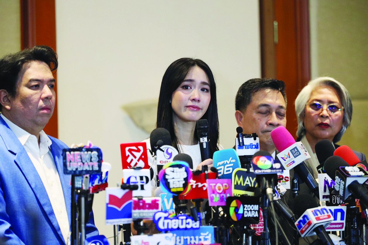 บันเทิง - ‘งูใหญ่ดุ’บันเทิงเดือด!  ขอบตาดำต้นปียันท้ายปี