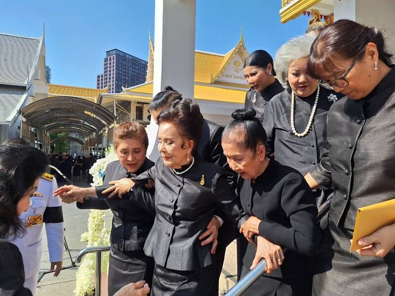 พิธีพระราชทานเพลิงศพ ‘ชรินทร์ นันทนาคร’ เป็นตำนานให้คนจดจำตลอดไป