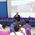 ‘พิพัฒน์’ นำทีมแรงงาน มอบเครื่องอุปโภคบริโภค 7 คันรถ ช่วยน้ำท่วม 8 จังหวัดภาคใต้