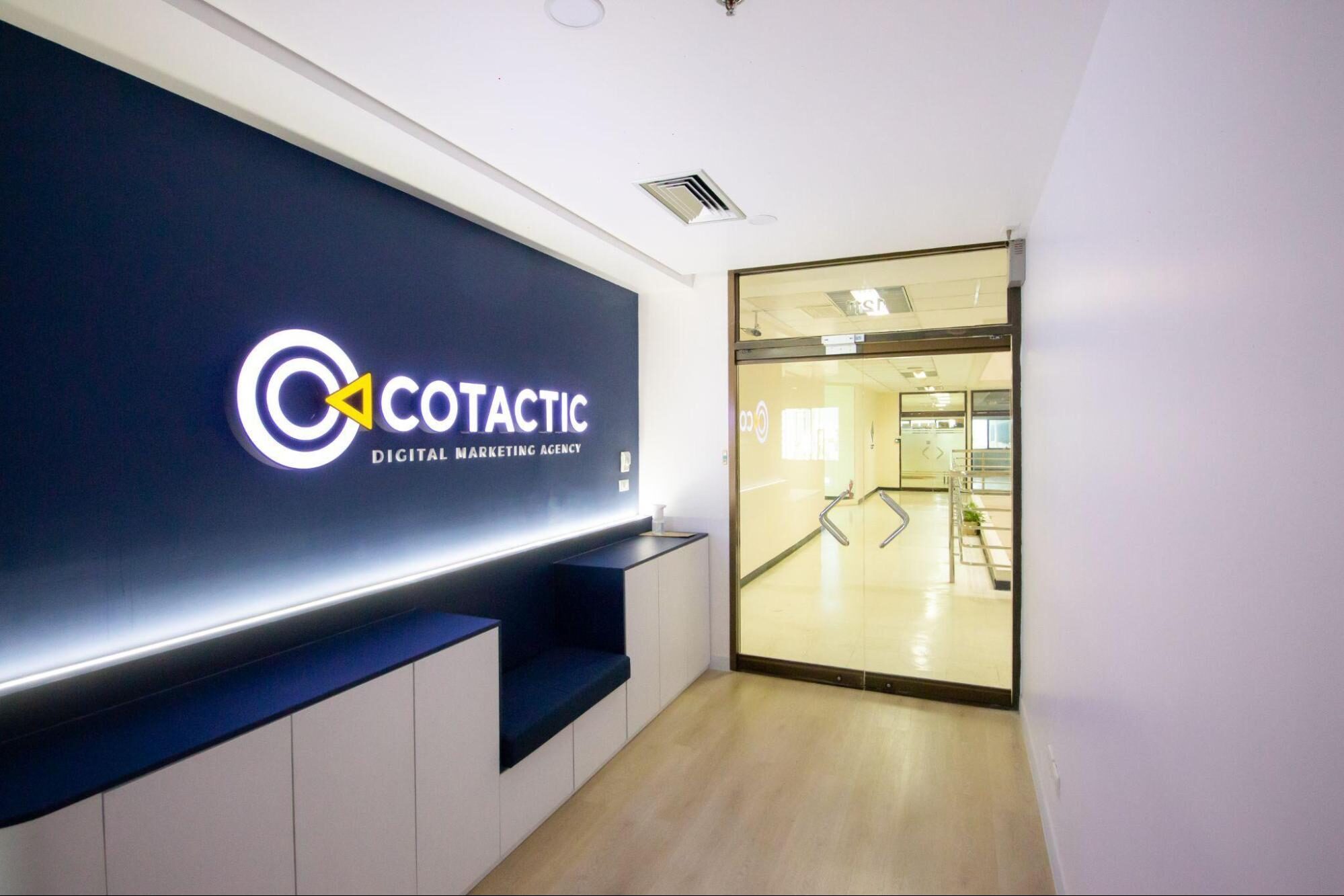 Who is Cotactic?
