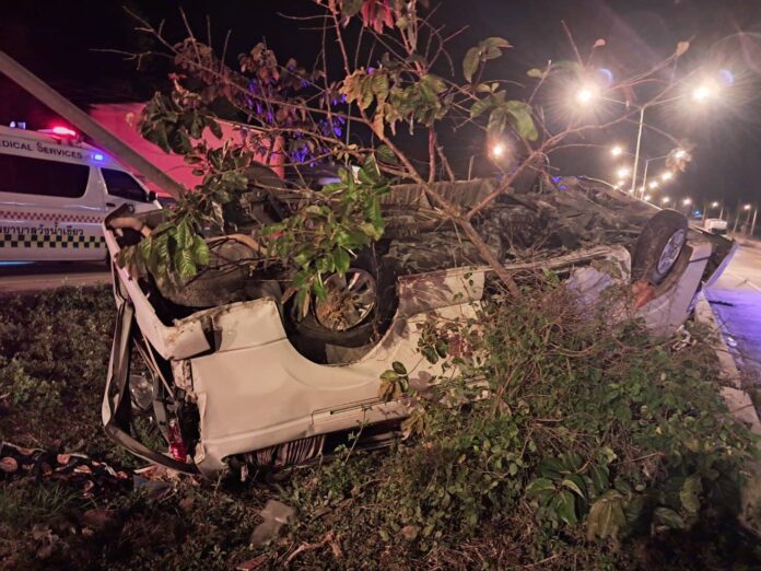 Van tyre blowout injures 14 Lao workers on Thai highway | News by Thaiger
