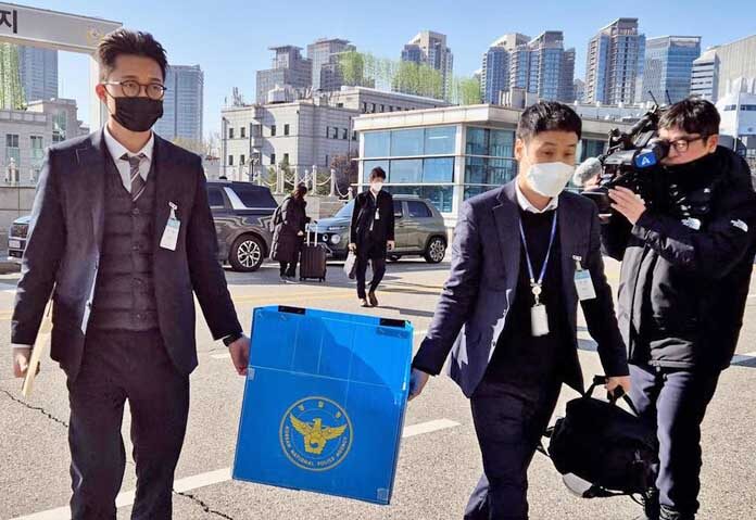 ทีมสอบสวนยึด “โทรศัพท์ลับ” อดีตรัฐมนตรีซี้ปธน.ยุน-เรือนจำเผยพยายามคิดสั้น