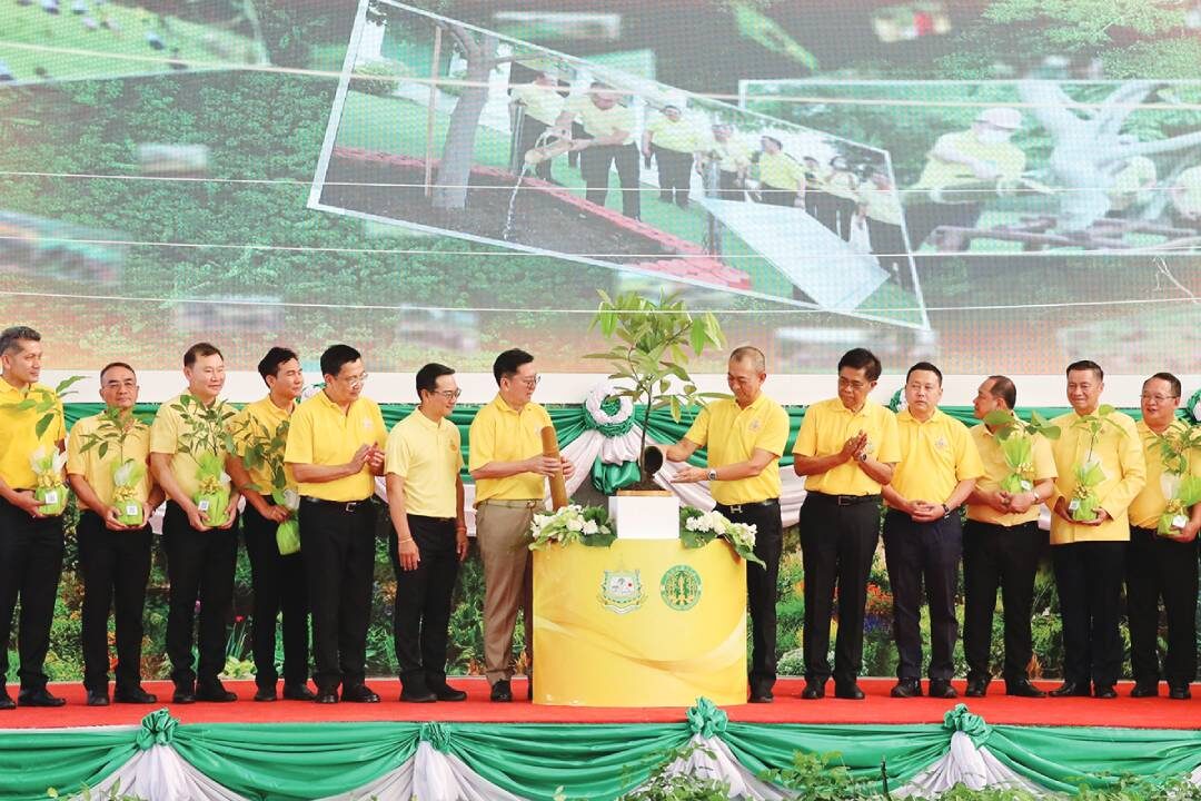 รายงานพิเศษ - อยุธยาเจริญพระพุทธมนต์ กล้าไม้มงคล-ต้นที่ 72 ล้าน