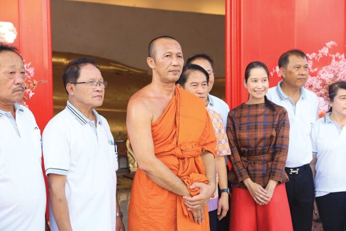 เที่ยววัด วันหยุด