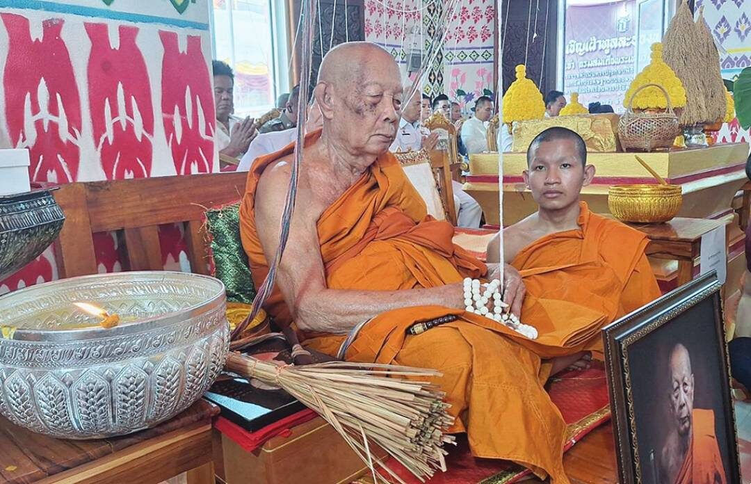 ข่าวสดพระเครื่อง - เหรียญเหนือดวงหลวงปู่คำไหล เพื่อศาลาการเปรียญ-วัดศรีชมภู
