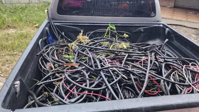 Trio arrested for stealing highway cables in Surat Thani | News by Thaiger