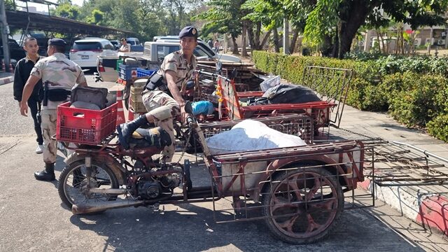บุกรวบ 13 ต่างด้าว ขับซาเล้ง ตระเวนเก็บของเก่า กีดขวางการจราจร ยกโทรศัพท์อ้างคนดูแลของเคลียร์ สารภาพเสียค่าดูแลรายเดือนหลายพันบาทต่อคนต่อคัน