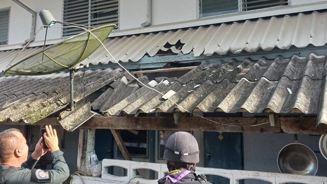ด่วน คนร้าย ยิงM79 ถล่มโรงพัก-ที่ว่าการอำเภอ ก่อนระเบิดซ้ำโรงงานยางเก่า ไฟไหม้ เจ้าหน้าที่เร่งลงพื้นที่ตรวจสอบ คุมเข้มทุกจุดสำคัญในพื้นที่ อ.กะพ้อ จ.ปัตตานี