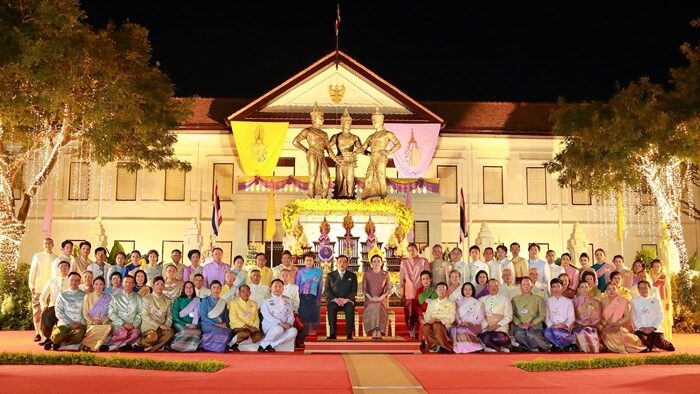 เปิดชื่อ 5 ตระกูลเจ้านายฝ่ายเหนือ พิธีบายศรีทูลพระขวัญ พิธีโบราณล้านนา ครั้งแรกในรัชกาลที่ 10 เผย ประวัติศาสตร์จัดมาแล้ว 2 รัชสมัย