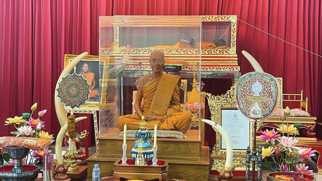 เที่ยววัดวันหยุด - ไหว้พระพุทธรูปหินใหญ่ เยี่ยมวัดดอนเสือจ.ชัยนาท