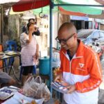 ปชน.ลุยหนัก ผู้สมัคร ส.อบจ.เขตเมือง เคาะประตูบ้านขอคะแนน ชู ตรวจสอบงบฯท้องถิ่น ล้างบางสภาผู้รับเหมา