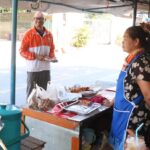 ปชน.ลุยหนัก ผู้สมัคร ส.อบจ.เขตเมือง เคาะประตูบ้านขอคะแนน ชู ตรวจสอบงบฯท้องถิ่น ล้างบางสภาผู้รับเหมา