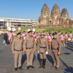 ตำรวจท่องเที่ยวลพบุรี เชิญชวนนักท่องเที่ยวแต่งชุดไทยเที่ยวเมืองลพบุรี