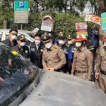 ตร.จร. ป้องกันปัญหาฝุ่น PM2.5 ตรวจจับรถยนต์ปล่อยควันดำ หน้าสวนจตุจักร