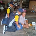 ศรชล.สุราษฎร์ เร่งช่วยชาวบ้าน 2 อำเภอ รับผลกระทบคลื่นลมแรงน้ำทะเลหนุนสูง