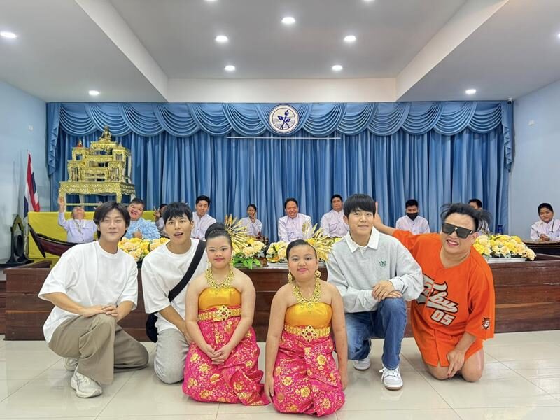 ใจฟู! พี่จอง-คัลแลน บริจาค 2 ล้าน ให้โรงเรียนปัญญาวุฒิกร เนื่องในวันเด็กแห่งชาติ