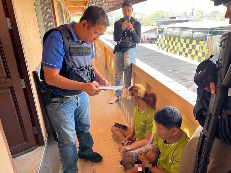 Thai police arrest drug suspect after tense standoff in Nakhon Nayok | News by Thaiger