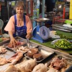 ตรุษจีน ไก่สด ปรับราคาขึ้น แม่ค้าเชื่อไม่กระทบ คาดวันจ่าย แห่ซื้อคึกคักดันยอดขายสูงขึ้น
