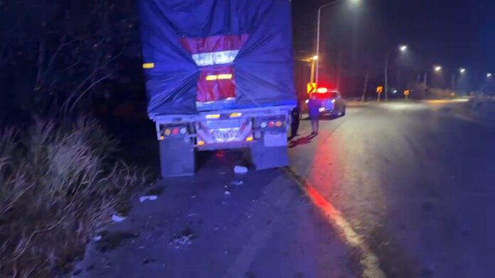 Pickup truck crash in Ayutthaya leaves driver dead in canal | News by Thaiger
