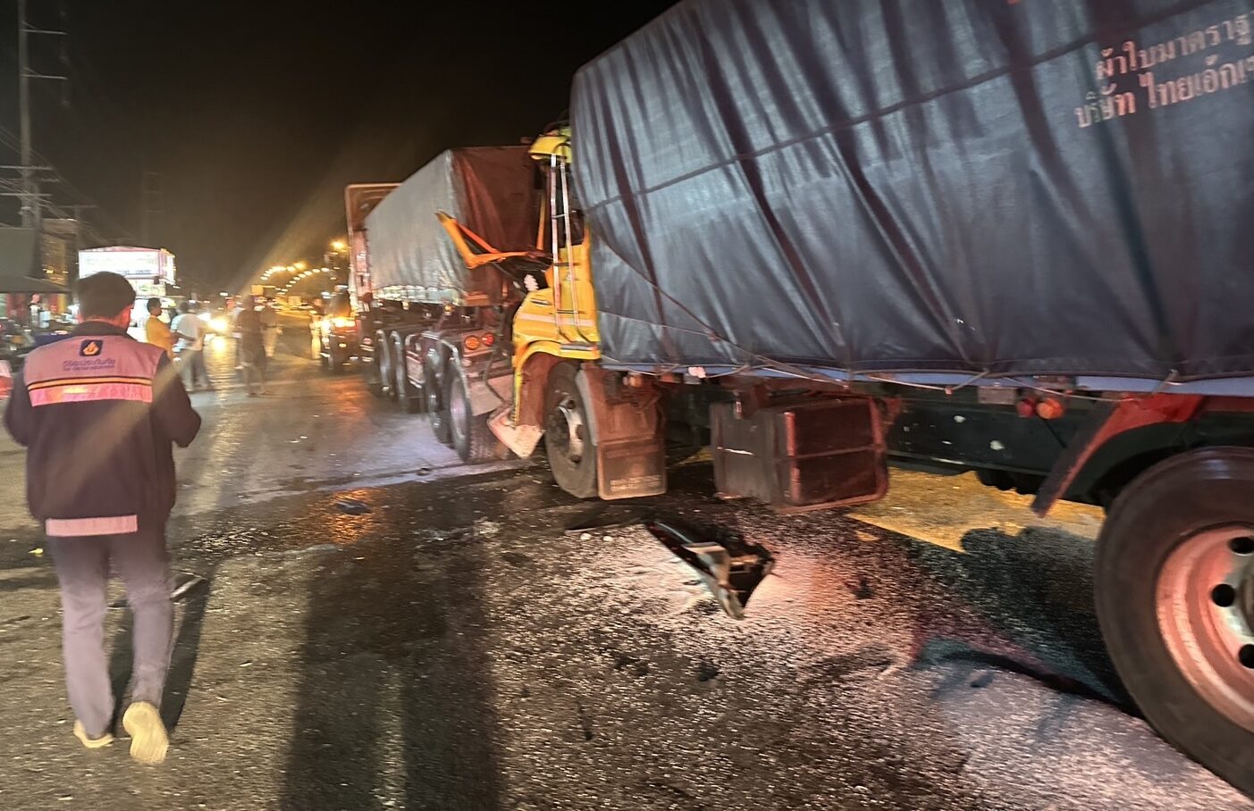 Truck collision in Chachoengsao leaves driver severely injured | News by Thaiger