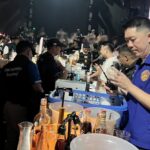 สนธิกำลัง บุกจับผับคนจีน ใจกลางวอล์กกิ้งสตรีท ตรวจฉี่ม่วง 39 ราย ส่งดำเนินคดี