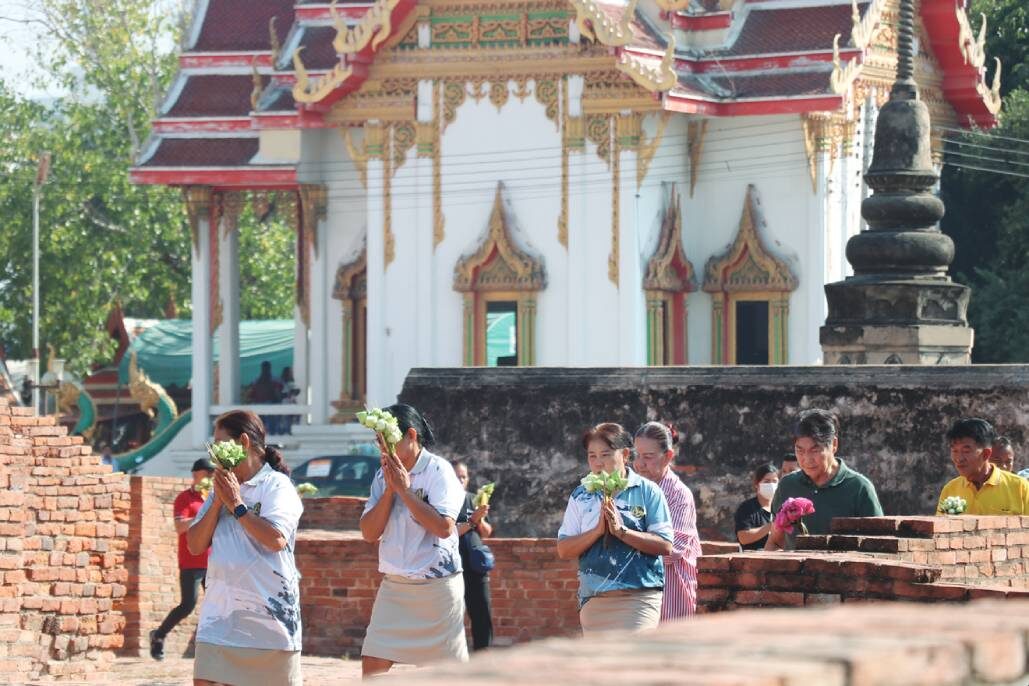 ชวนกันมา พากันมู(เตลู) - ไหว้พระปรางค์สุพรรณฯ วัดพระศรีรัตนมหาธาตุ