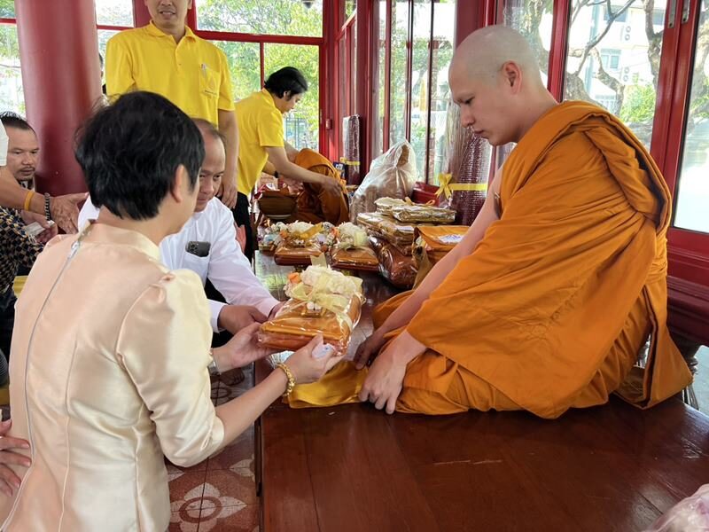 พระทอย ห่มผ้าเหลือง บวชทดแทนคุณพ่อแม่ ได้รับฉายาทางธรรม ‘ปฐมวํโส’