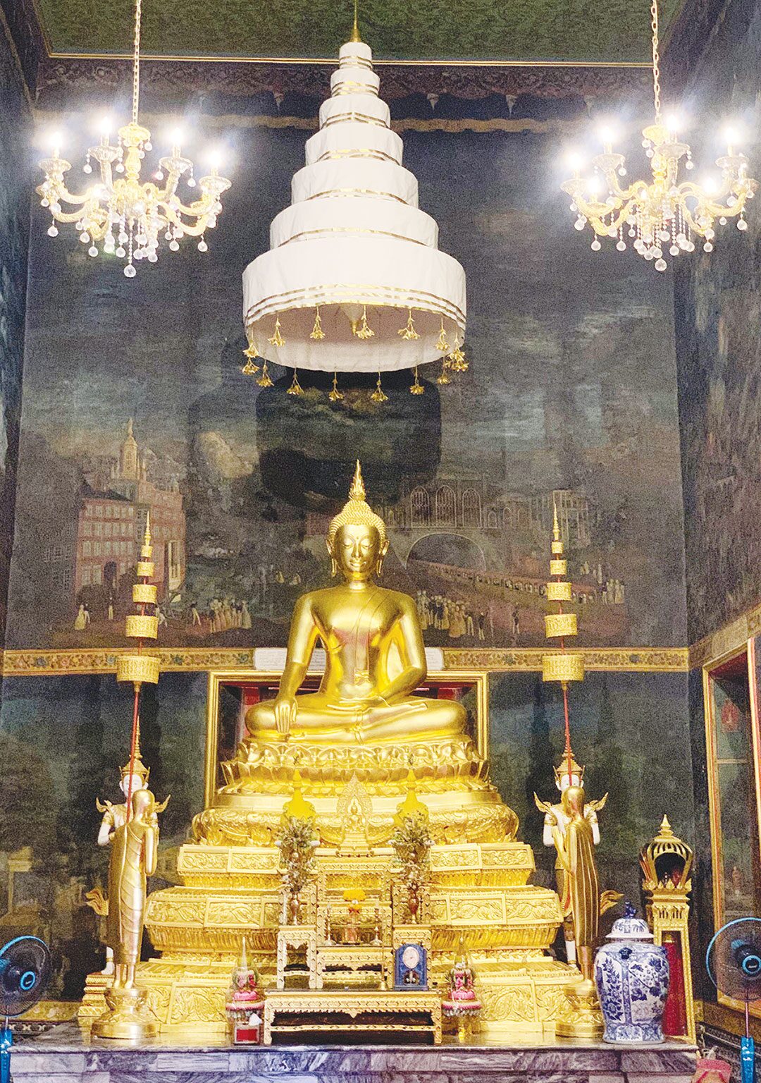 เที่ยววัดวันหยุด - ไหว้พระดังวัดบรมนิวาส ชมปูชนียวัตถุทรงคุณค่า