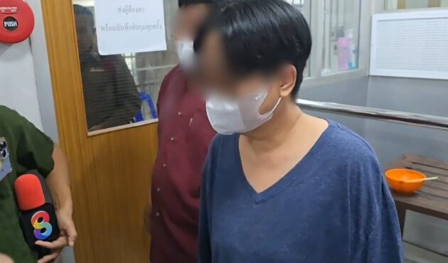 แม่ "พีม" ตกใจเห็นคลิปลูก สาดน้ำซุป ทำร้ายนักศึกษารุ่นน้อง เผย อยู่บ้านเป็นคนเรียบร้อย ไม่ก้าวร้าว ระบุ อยากขอโทษแทนสิ่งที่ลูกทำ ห่วงอนาคต