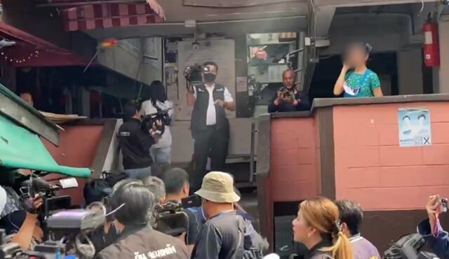 เยี่ยมบ้านพ่อแม่ "พีม" สาดน้ำซุป น้ำตาซึม ยืมเงินส่งลูกเรียน ไม่เคยรู้เป็นแบบนี้ ช็อกซ้ำ เงินจ่ายค่าเทอมไปก็ไม่เข้ามหาวิทยาลัย เผย เพิ่งรู้ความจริงอีกเรื่อง