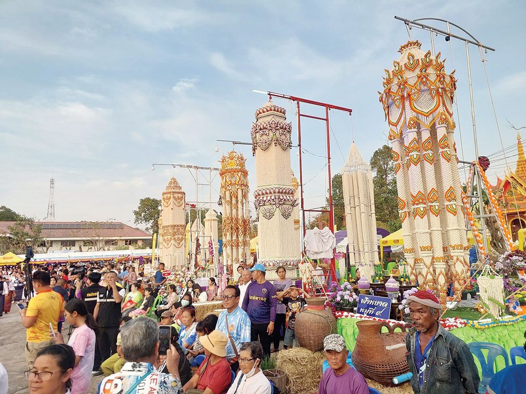 ข่าวสดพระเครื่อง-เชิญชวนสัมผัสเสน่ห์วิถีอีสาน งานประเพณีแห่มาลัยข้าวตอก