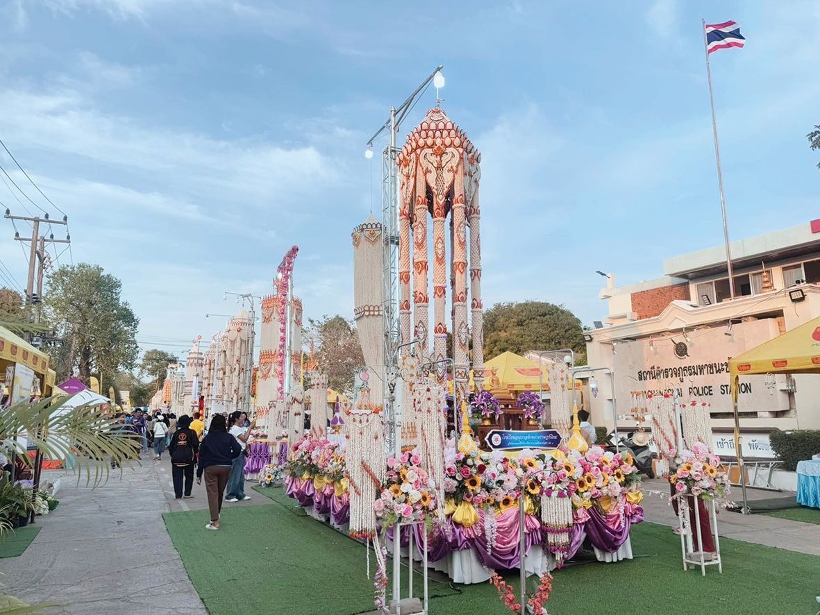 ข่าวสดพระเครื่อง-เชิญชวนสัมผัสเสน่ห์วิถีอีสาน งานประเพณีแห่มาลัยข้าวตอก