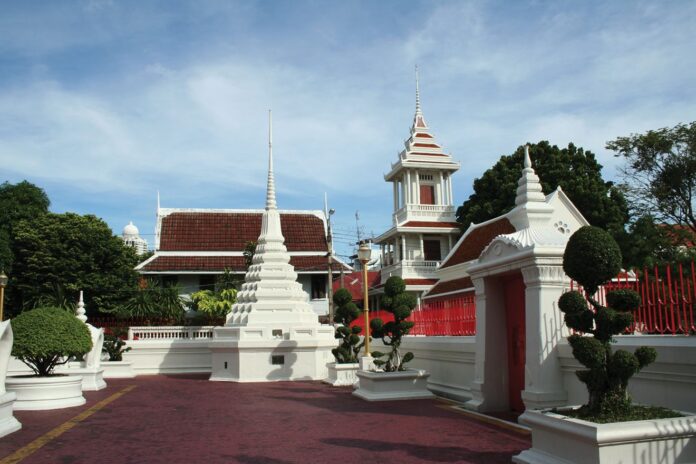เที่ยววัดวันหยุด