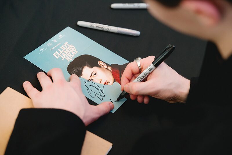 สกู๊ปบันเทิง - ‘Elliot James Reay’โปรยเสน่ห์ เซอร์วิสแฟนชาวไทยโชว์เสียงละมุน