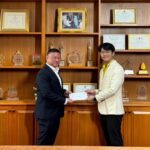 ที่ปรึกษา รมว.พลังงาน มอบทุนนักเรียนดี โครงการ 'นักเรียนดี เยาวชนต้นแบบ'