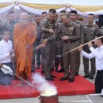 รองผบ.ตร. ร่วมพิธี เททองหล่อ พระไพรีพินาศ สร้างขวัญกำลังใจ 'ขุนพลไซเบอร์'