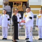 รองผบ.ตร.-ผบช.น. ร่วมพิธีพระราชทานเพลิงศพ 2 ตำรวจ มอบเงินช่วยครอบครัว