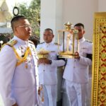 รองผบ.ตร.-ผบช.น. ร่วมพิธีพระราชทานเพลิงศพ 2 ตำรวจ มอบเงินช่วยครอบครัว