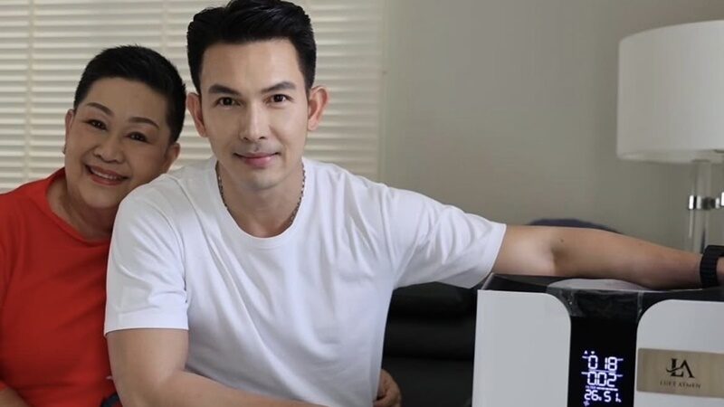 อั้ม อธิชาติ
