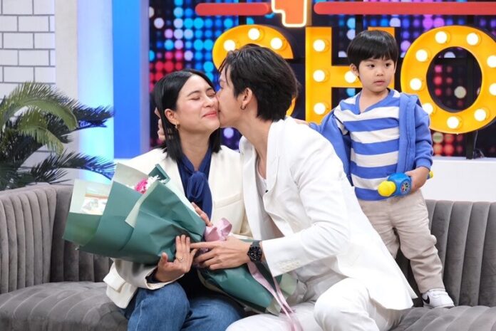 พุฒ-จุ๋ย ยอมรับลูก 2 ทำหวานน้อยลง พุฒกราบแทบตักเมีย ขอบคุณที่เสียสละ