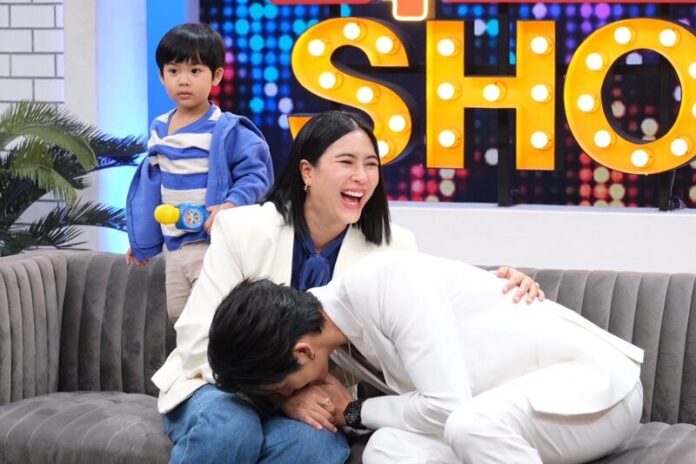 พุฒ-จุ๋ย ยอมรับลูก 2 ทำหวานน้อยลง พุฒกราบแทบตักเมีย ขอบคุณที่เสียสละ