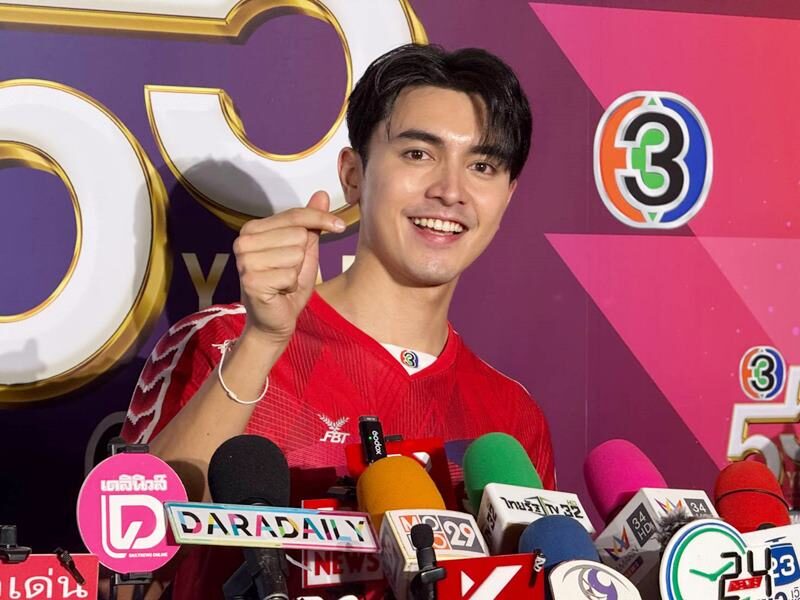 ภณ ณวัสน์ แจงดราม่ารูปฟิตติ้ง โบว์ ดมแขน ยันทำตามบรีฟ เผยสถานะ คุกกี้ คือคนพิเศษ