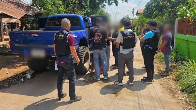 Поймать дом старого мужа, ревниво Согласно примирению Женщина не играла с маслом, зажег огонь, сгорел, тело было сожжено более чем на 70 процентов, показала, что минута была собрана, пьяна, плакала, отсутствие сознания.