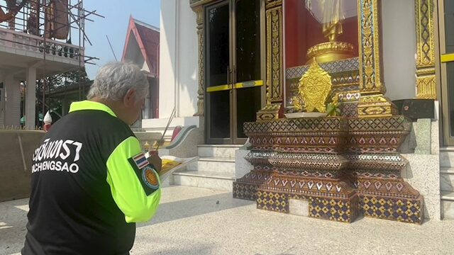 ฮือฮา ล้างป่าช้าศพไร้ญาติ ขุด 4 วันกว่าจะเจอ "ร่างนางฟ้า" ไม่เน่าเปื่อย พบรูปถ่ายสวยงามคู่ผู้ชาย แห่ส่องเลขหลังรูป เผย เก็บมานานกว่า 60 ปีในหีบไม้โบราณ