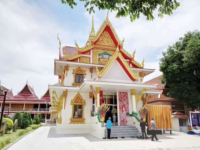 เที่ยววัด วันหยุด